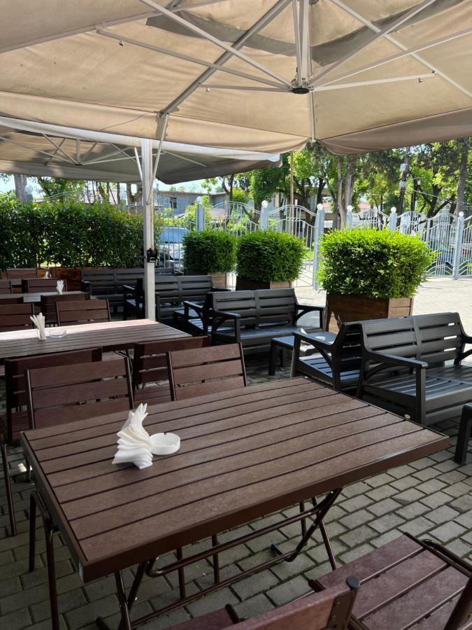 Assir Hotel Sukhumi Exterior photo