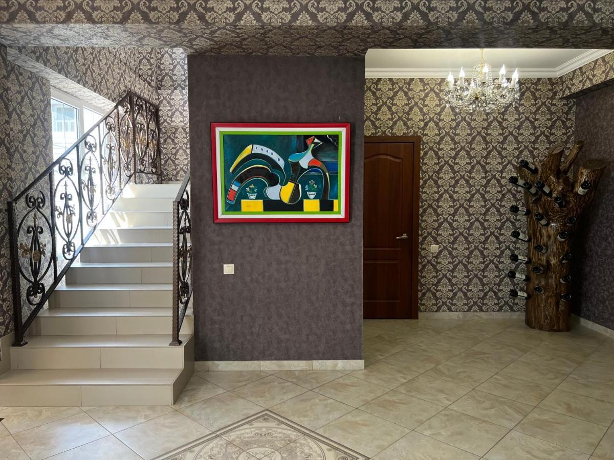 Assir Hotel Sukhumi Exterior photo