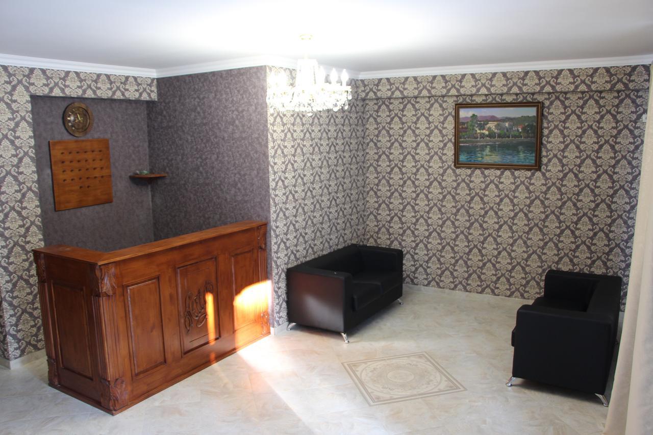 Assir Hotel Sukhumi Exterior photo