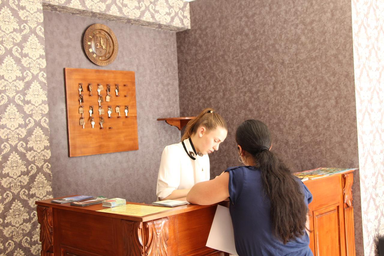 Assir Hotel Sukhumi Exterior photo