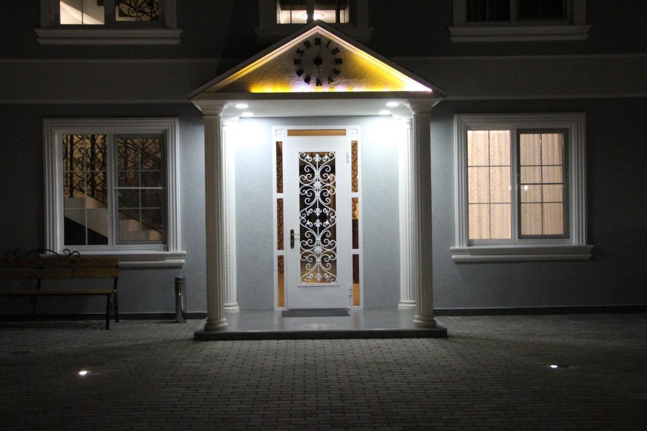 Assir Hotel Sukhumi Exterior photo